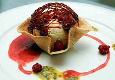 Cuisine aboard l'Art de Vivre