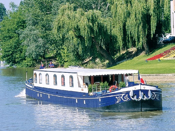 Barge Cruises  Hotel Barge Fleur de Lys Photo Gallery  Southern