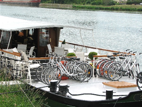 As with all barges, the Nenuphar offers bikes onboard for passengers who may want to enjoy a little biking