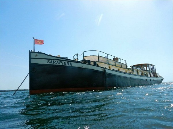 Saraphina anchored in the Etang de Thau lagoon
which is linked to the Mediterranean Sea